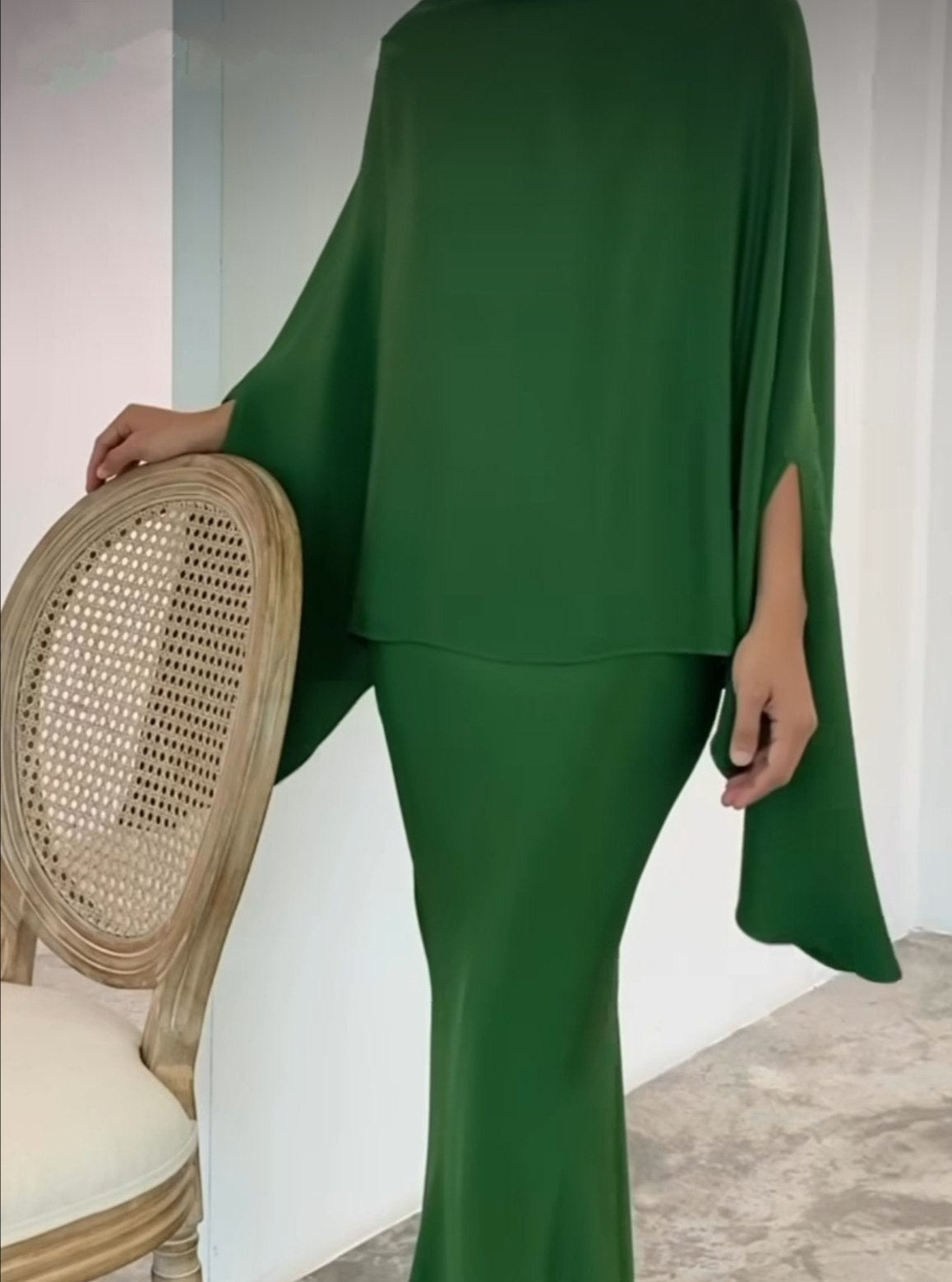 Asya - Perlenbesetztes Kleid-Set aus den USA